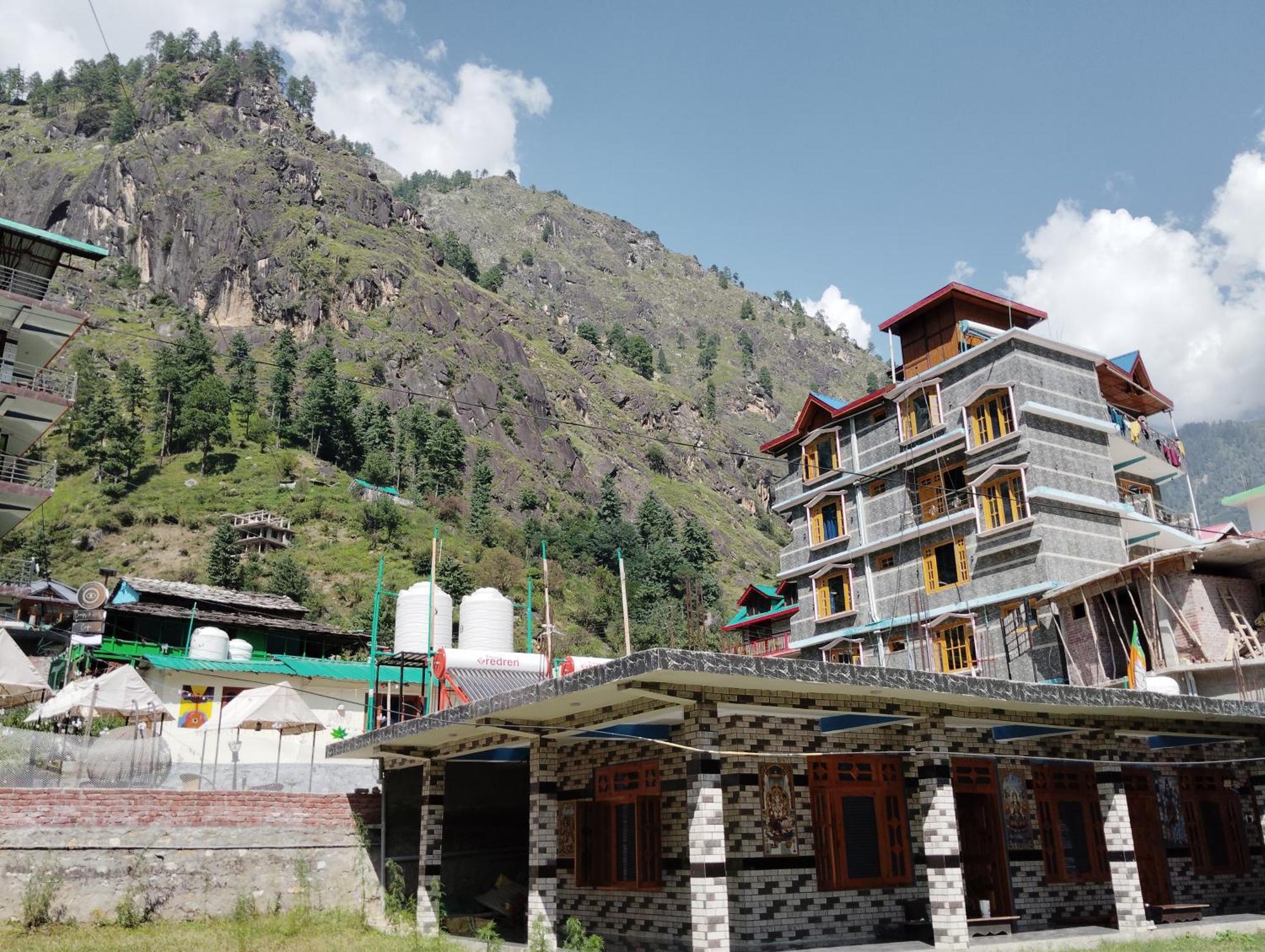 Dog N Hill Hotel Kasol Ngoại thất bức ảnh