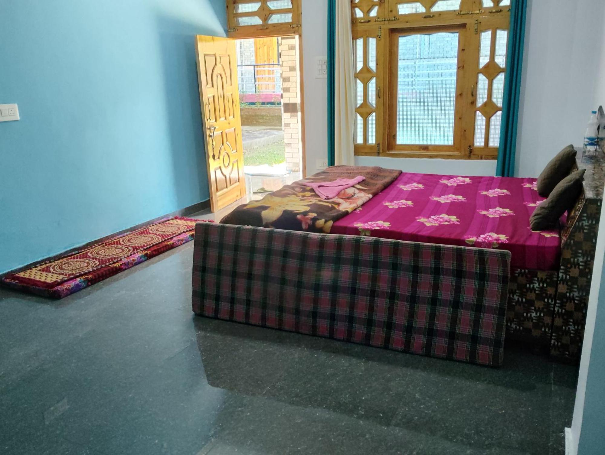 Dog N Hill Hotel Kasol Ngoại thất bức ảnh