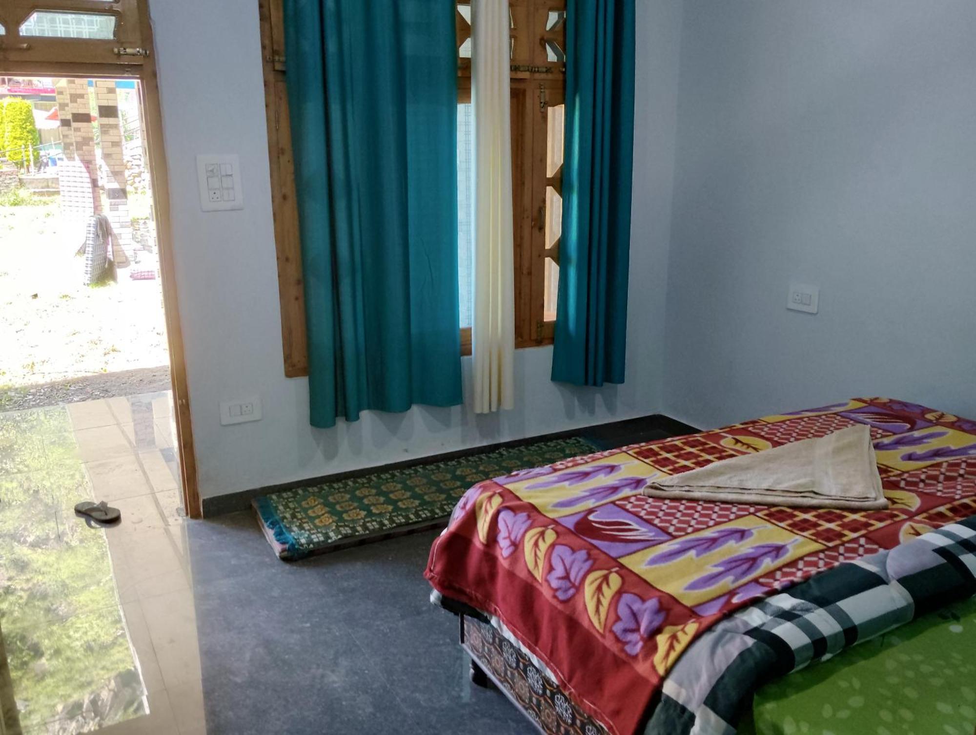 Dog N Hill Hotel Kasol Ngoại thất bức ảnh