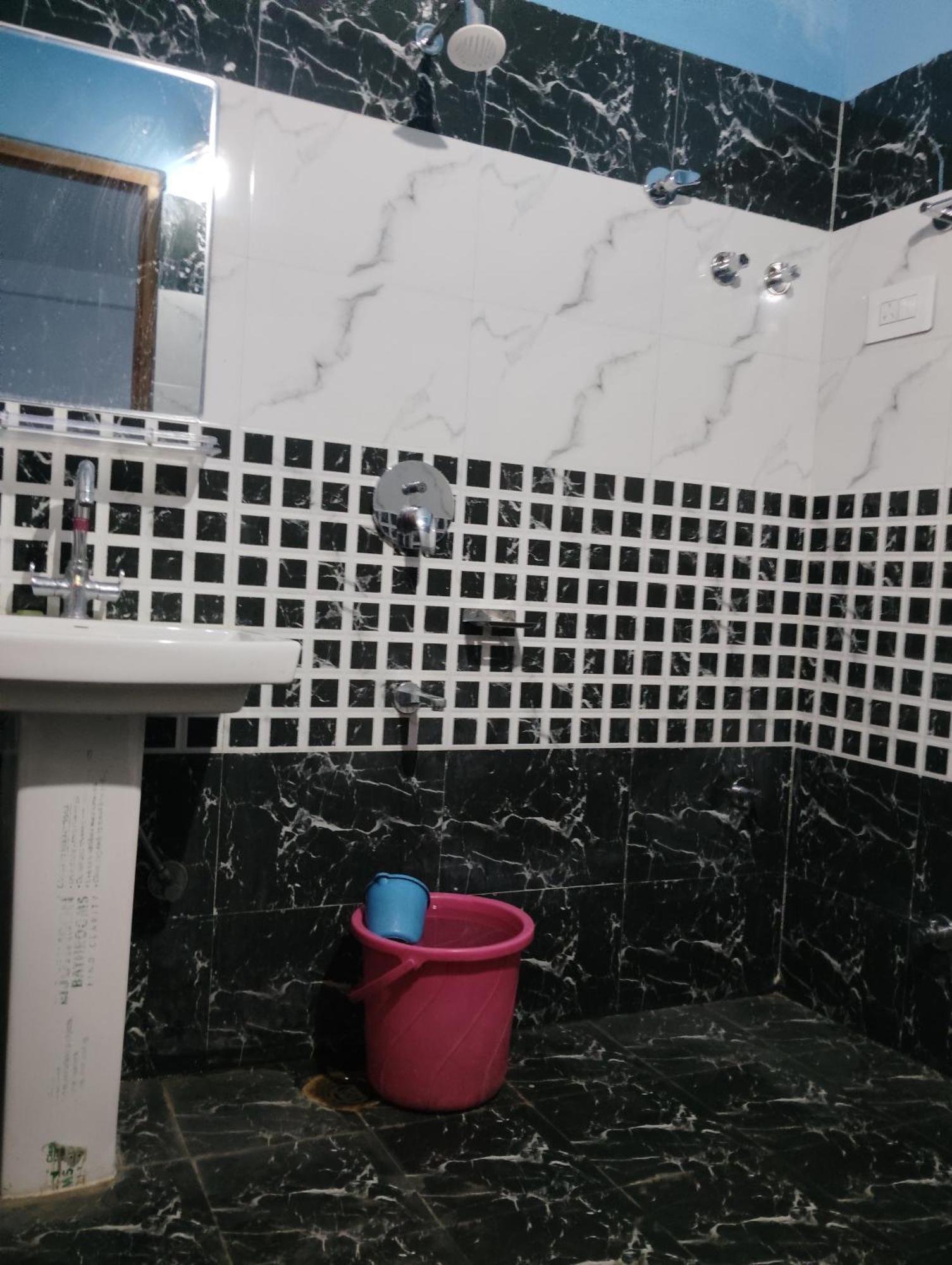 Dog N Hill Hotel Kasol Ngoại thất bức ảnh