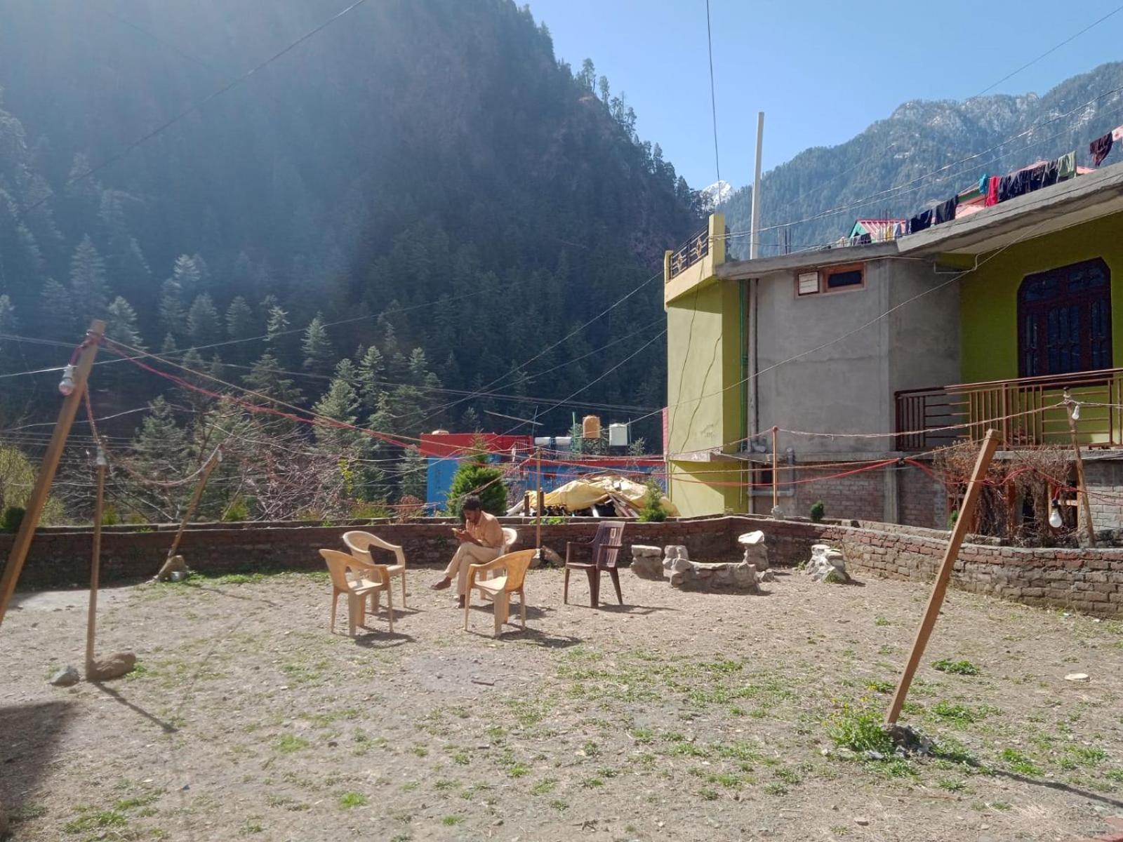 Dog N Hill Hotel Kasol Ngoại thất bức ảnh
